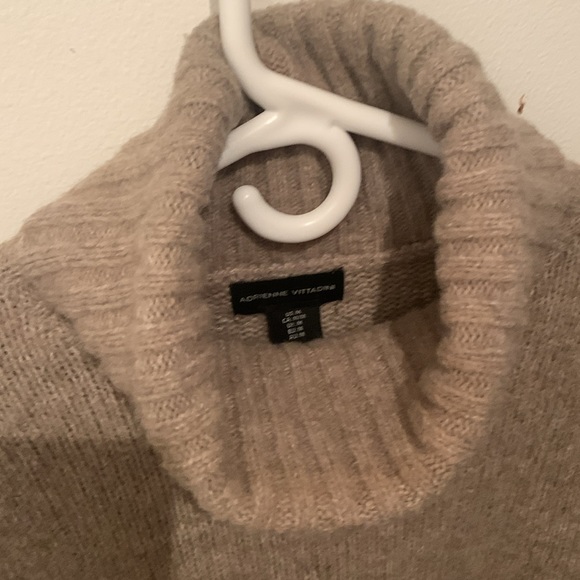 Super Warm Adrienne Vittadini Wool Blend Turtleneck Tan Sweater SZ Medium - Picture 2 of 8